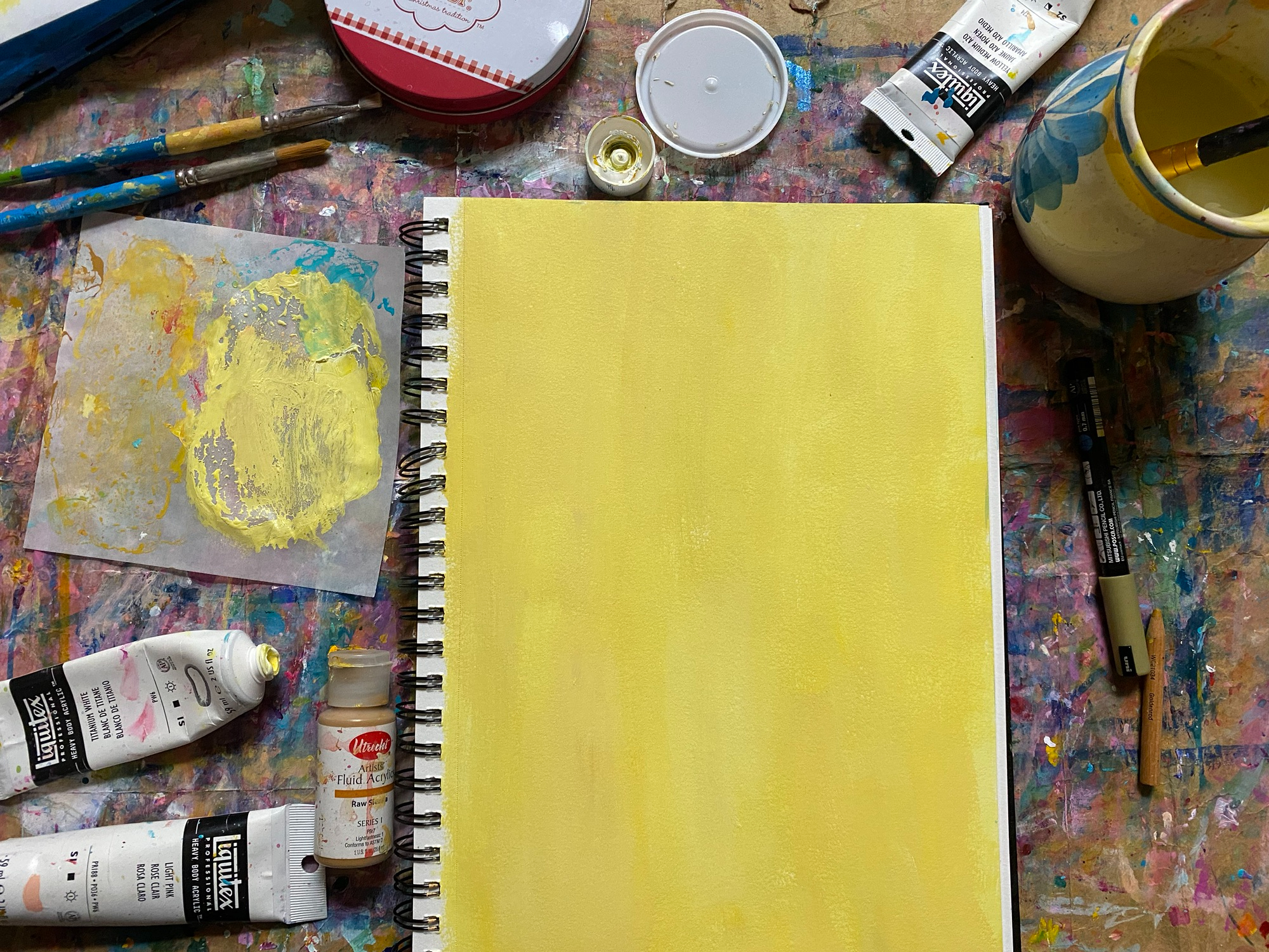 yellow acrylic paint background